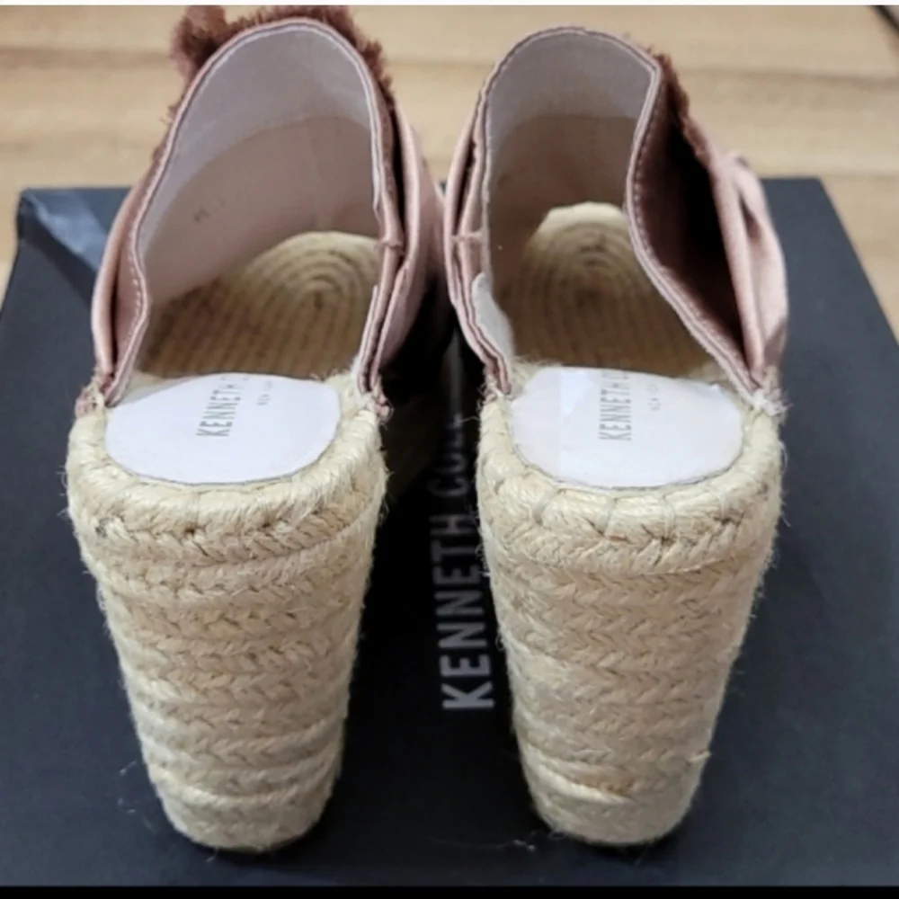 Kenneth Cole New York Odelle 2 Espadrille Wedge Sandals Blush Satin Size 6 NWT